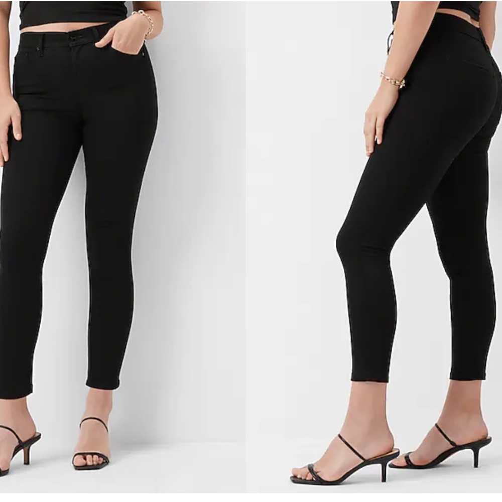 Never worn! Express Mid-Rise Skinny Black Janes